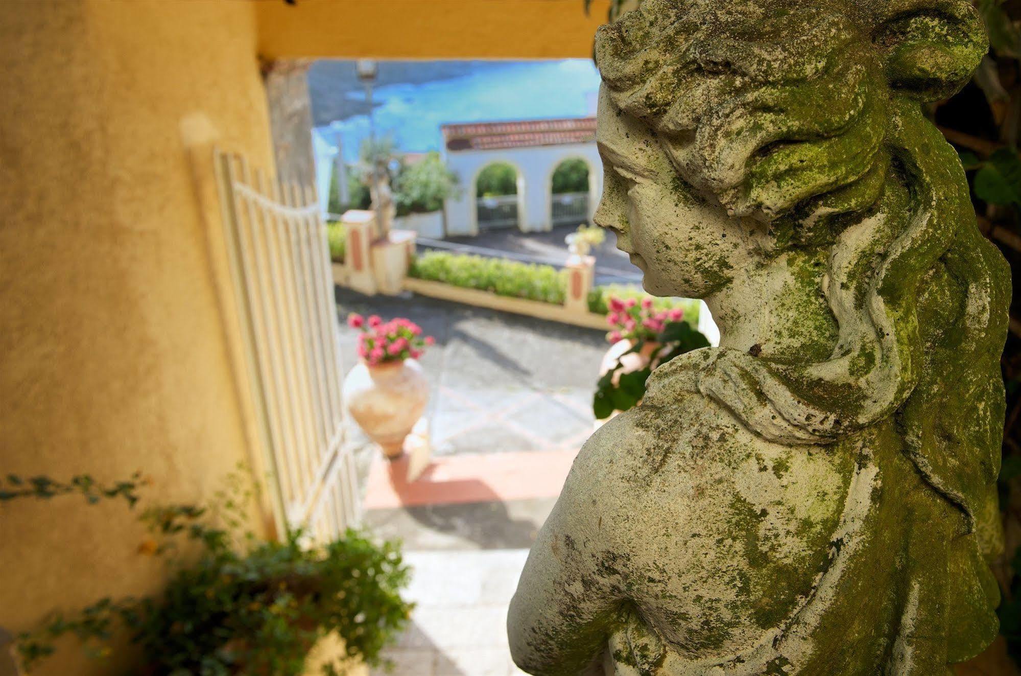 Romantic Hotel & Restaurant Villa Cheta Elite ماراتييا المظهر الخارجي الصورة